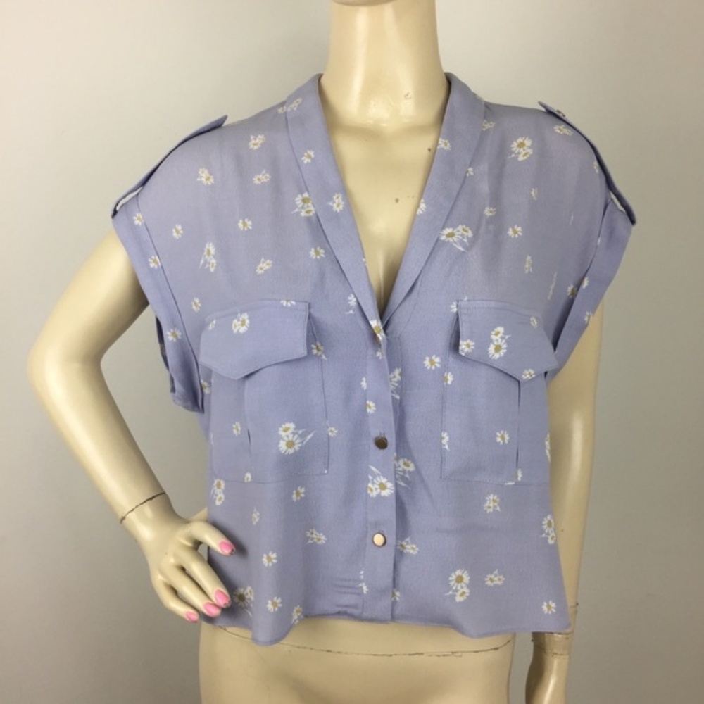 L’Academie The Safari Crop Blouse In Daisy Medium
